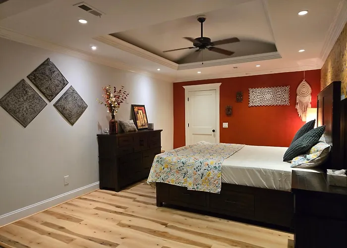 Master Suite In Smyrna